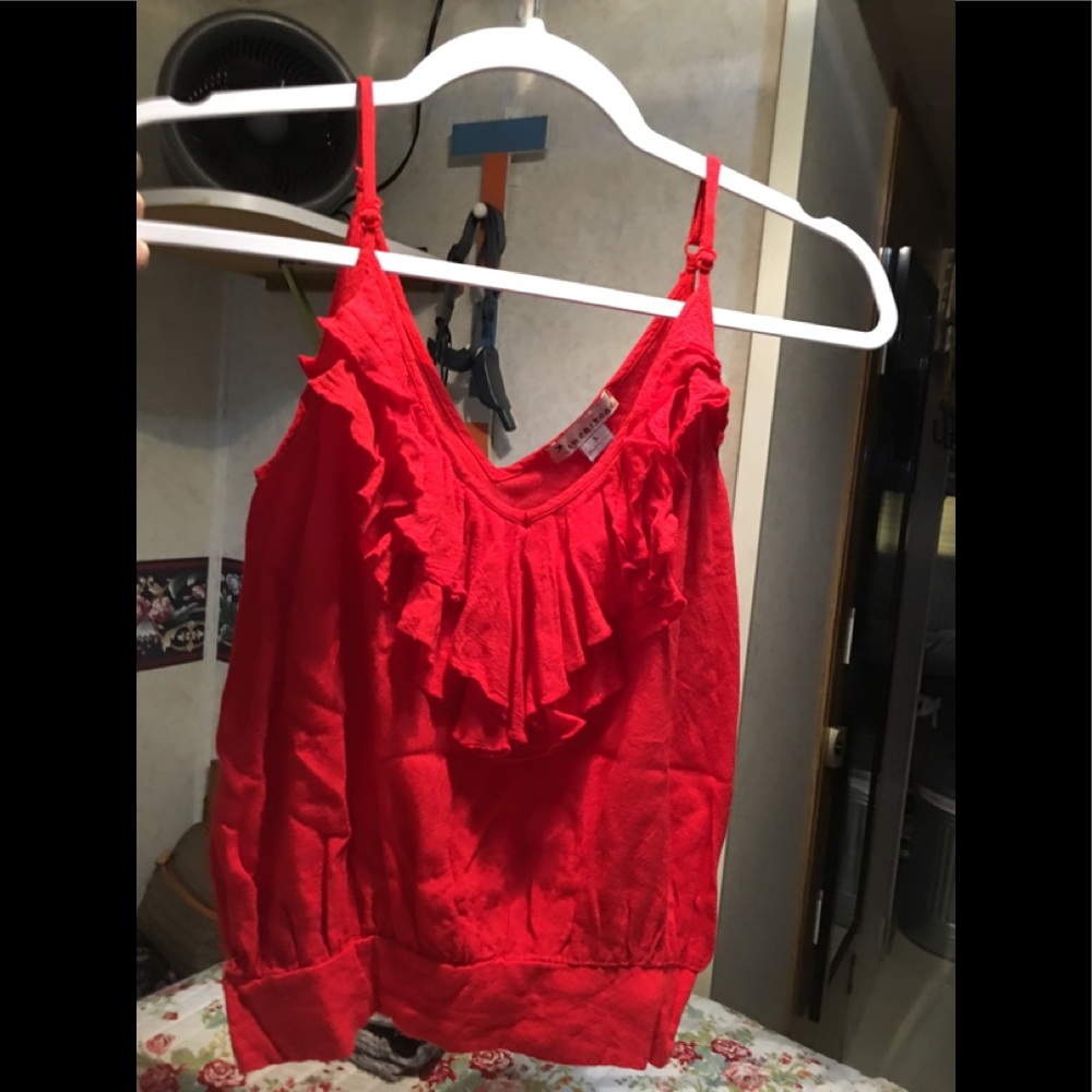 super cute top  never been worn NEW